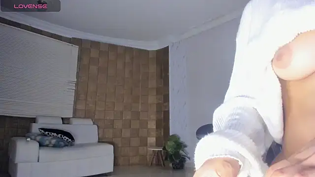 Snapshot of Lissalittlee chatting on 17, 11, 2025 Lissalittlee online show from 17, 11, 2025