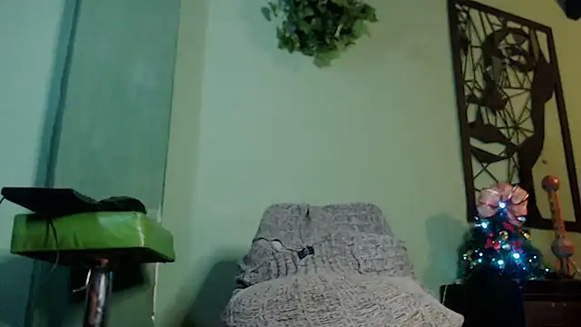 Snapshot of thirstymoonxx chatting on 20, 12, 2024 thirstymoonxx online show from 20, 12, 2024
