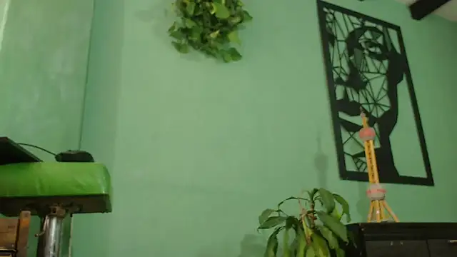 Snapshot of thirstymoonxx chatting on 28, 9, 2025 thirstymoonxx online show from 28, 9, 2025
