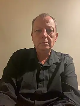 Snapshot of chubbybear2cum chatting on 22, 9, 2025 chubbybear2cum online show from 22, 9, 2025