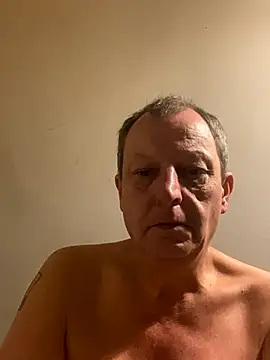 Snapshot of chubbybear2cum chatting on 2, 10, 2025 chubbybear2cum online show from 2, 10, 2025