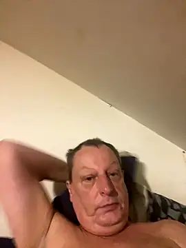 Snapshot of chubbybear2cum chatting on 3, 10, 2025 chubbybear2cum online show from 3, 10, 2025