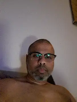 Snapshot of desi_black_cock chatting on 31, 12, 2024 desi black cock online show from 31, 12, 2024