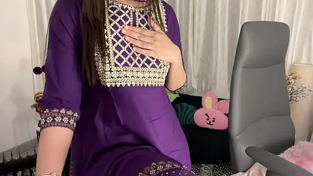 Unique-Beauty online show from 8, 3, 2025