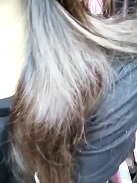 Snapshot of _Linez_ chatting on 17, 12, 2024  Linez  online show from 17, 12, 2024