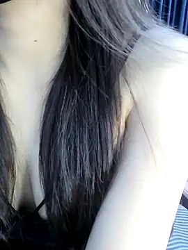 Snapshot of _Linez_ chatting on 25, 9, 2025  Linez  online show from 25, 9, 2025