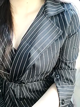 Snapshot of _Linez_ chatting on 3, 11, 2025 Linez online show from 3, 11, 2025