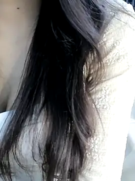 Snapshot of _Linez_ chatting on 5, 11, 2025 Linez online show from 5, 11, 2025