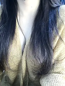 Snapshot of _Linez_ chatting on 8, 11, 2025 Linez online show from 8, 11, 2025