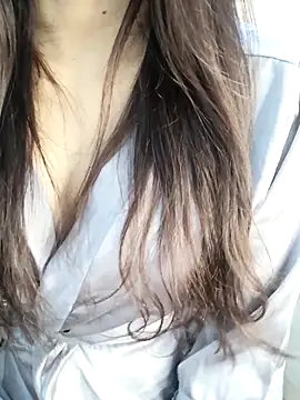 Snapshot of _Linez_ chatting on 23, 11, 2025 Linez online show from 23, 11, 2025