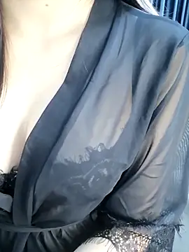 Snapshot of _Linez_ chatting on 28, 11, 2025 Linez online show from 28, 11, 2025