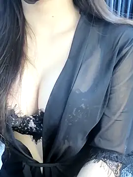 Snapshot of _Linez_ chatting on 14, 12, 2025 Linez online show from 14, 12, 2025