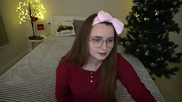 Snapshot of MagicPeachh_ chatting on 9, 12, 2024 MagicPeachh online show from 9, 12, 2024