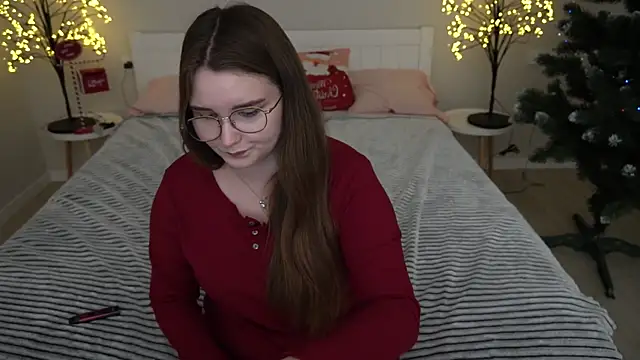 Snapshot of MagicPeachh_ chatting on 20, 12, 2024 MagicPeachh online show from 20, 12, 2024