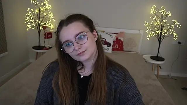 Snapshot of MagicPeachh_ chatting on 6, 1, 2025 MagicPeachh online show from 6, 1, 2025