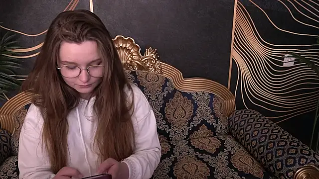 Snapshot of MagicPeachh_ chatting on 13, 9, 2025 MagicPeachh online show from 13, 9, 2025