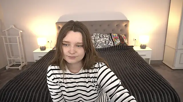 Snapshot of MagicPeachh_ chatting on 17, 6, 2026 MagicPeachh online show from 17, 6, 2026