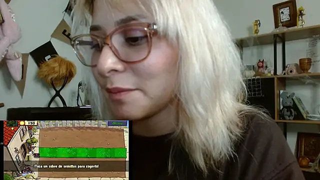 Snapshot of Ramona_Flower chatting on 3, 11, 2025 Ramona Flower online show from 3, 11, 2025