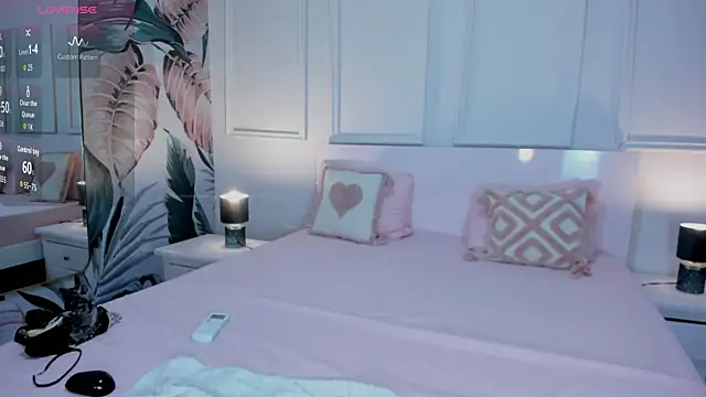 Snapshot of Ramona_Flower chatting on 23, 11, 2025 Ramona Flower online show from 23, 11, 2025