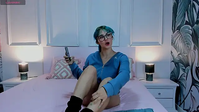 Snapshot of Ramona_Flower chatting on 15, 12, 2025 Ramona Flower online show from 15, 12, 2025