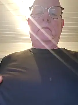 andrejoyfull64 online show from 18, 2, 2026