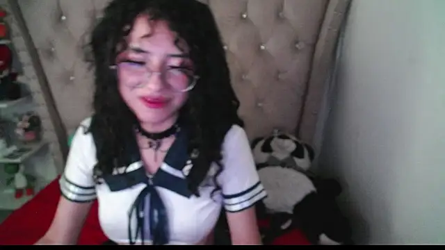 Snapshot of CherieCurl chatting on 6, 11, 2025 CherieCurl online show from 6, 11, 2025