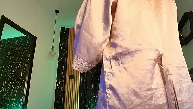 Snapshot of Bella_salvatore chatting on 5, 4, 2026 Bella salvatore online show from 5, 4, 2026