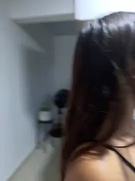 HaileyBaldwin online show from 16, 12, 2024