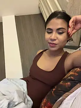 HaileyBaldwin online show from 29, 12, 2024