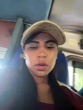 HaileyBaldwin online show from 19, 1, 2025