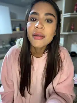 HaileyBaldwin online show from 23, 1, 2025