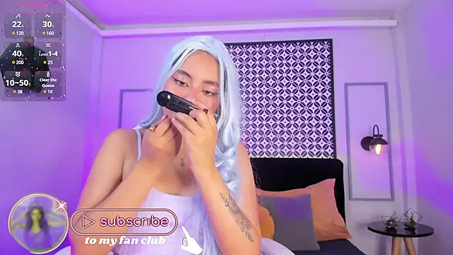 Chloe fischer  online show from 8, 1, 2025