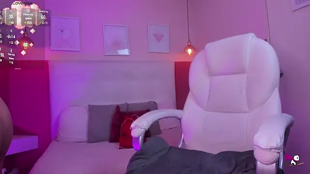 Chloe fischer  online show from 11, 1, 2025