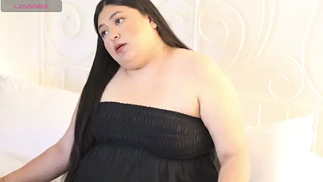 Snapshot of Adia_ chatting on 4, 12, 2024 Adia online show from 4, 12, 2024
