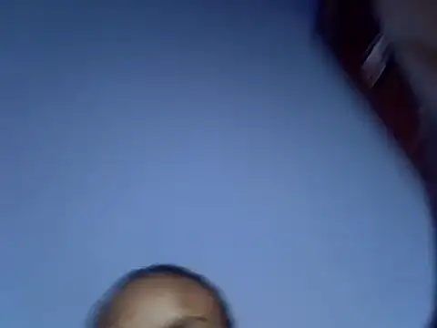 Snapshot of Queen_petite_ chatting on 20, 3, 2025 Queen petite online show from 20, 3, 2025
