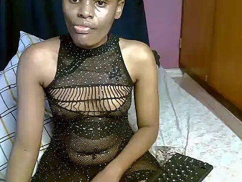 Queen petite  online show from 6, 4, 2026