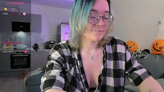 alisahug online show from 27, 10, 2025