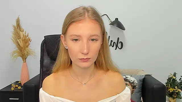 Snapshot of LolaWilsons chatting on 29, 12, 2024 LolaWilsons online show from 29, 12, 2024