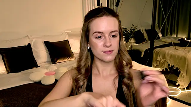 RozzitaBedberry online show from 4, 4, 2026