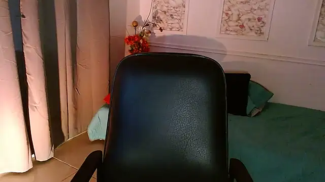 Susana hank2 online show from 6, 3, 2025