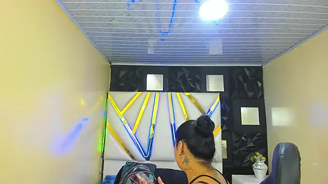 NikolPervertUnlimit online show from 10, 4, 2026