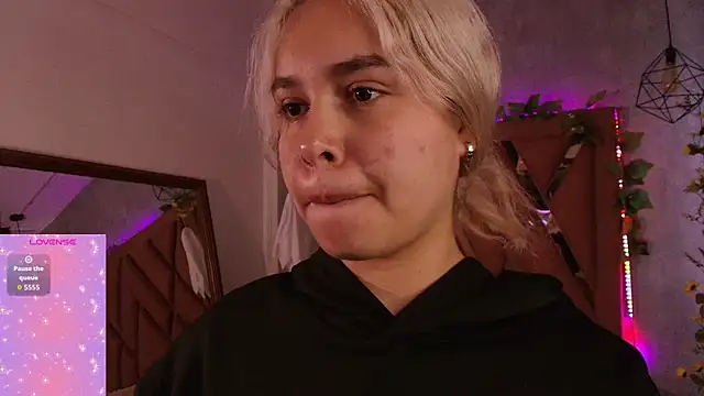 Haelycute online show from 29, 10, 2025