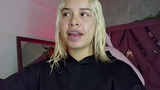 Snapshot of Haelycute chatting on 13, 2, 2026 Haelycute online show from 13, 2, 2026