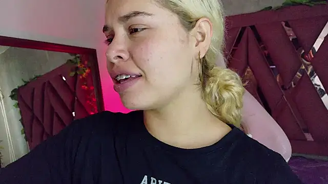 Snapshot of Haelycute chatting on 15, 2, 2026 Haelycute online show from 15, 2, 2026