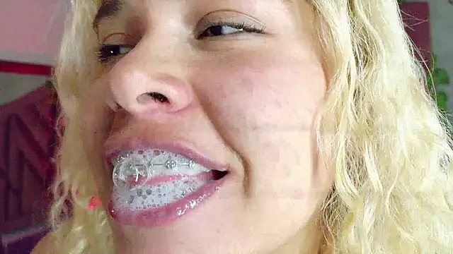 Snapshot of Haelycute chatting on 28, 2, 2026 Haelycute online show from 28, 2, 2026