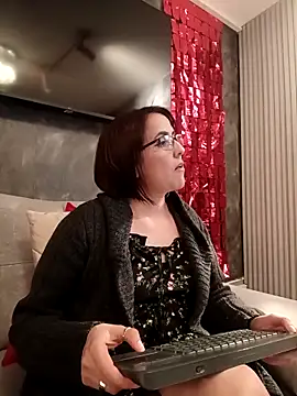 Snapshot of IsisBlake chatting on 4, 12, 2025 IsisBlake online show from 4, 12, 2025