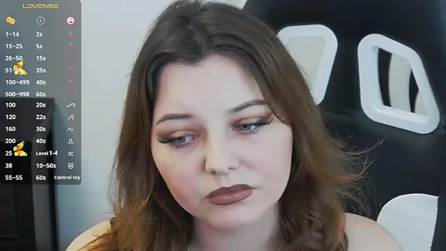 pretty little thing online show from 26, 4, 2026