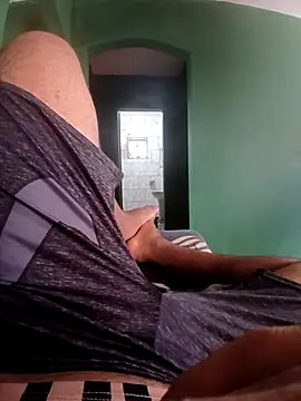 Snapshot of morenogts69 chatting on 19, 9, 2025 morenogts69 online show from 19, 9, 2025