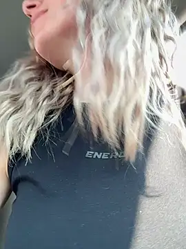 Snapshot of Crazy-Rosa chatting on 16, 3, 2025 Crazy-Rosa online show from 16, 3, 2025