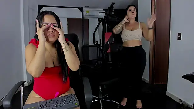 CoupleBigAss online show from 30, 12, 2024